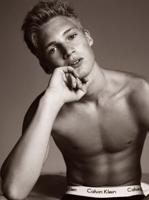 หนุ่มนอกล่ำจริงอะไรจริง