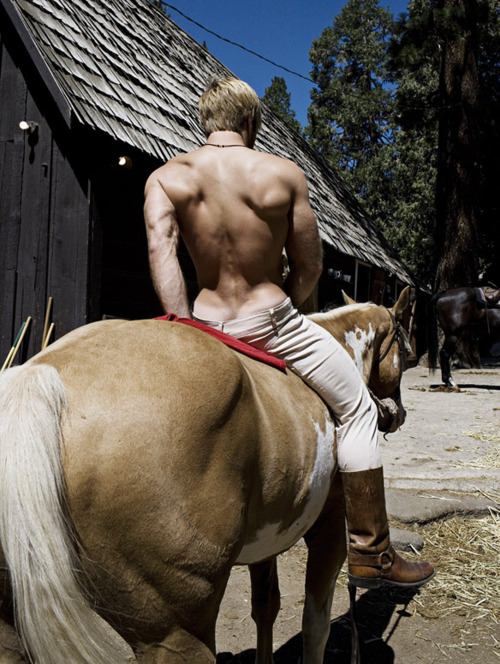 หนุ่มนอกล่ำจริงอะไรจริง