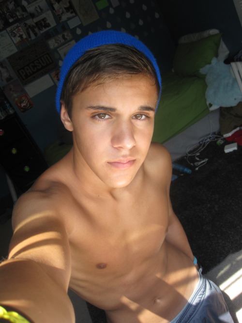 ฝรั่งเขาหล่อล่ำน่ากิน