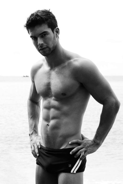 ฝรั่งเขาหล่อล่ำน่ากิน