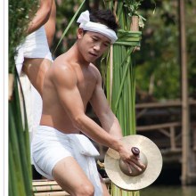 มาดูตลาดน้ำคลองสระบัวกันอีกครั้ง กับหนุ่มๆ หุ่นเฟิร์มๆ