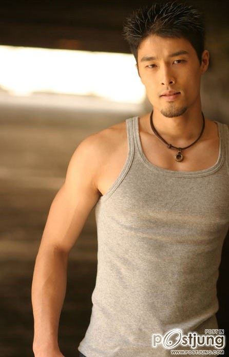 พอหรือยังกับ Johnny-Tri-Nguyen สายตาพิฆาต 3