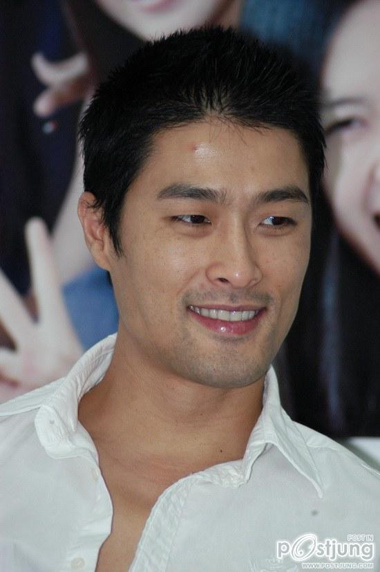 พอหรือยังกับ Johnny-Tri-Nguyen สายตาพิฆาต 3