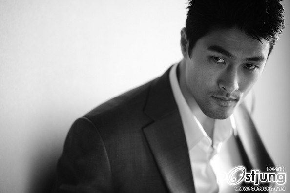 Johnny-Triสายตาพิฆาต5ขาวดำเท่ๆ