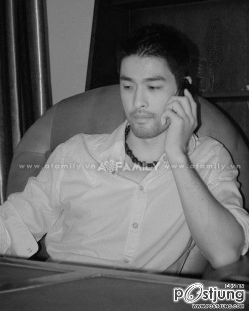 Johnny-Triสายตาพิฆาต5ขาวดำเท่ๆ