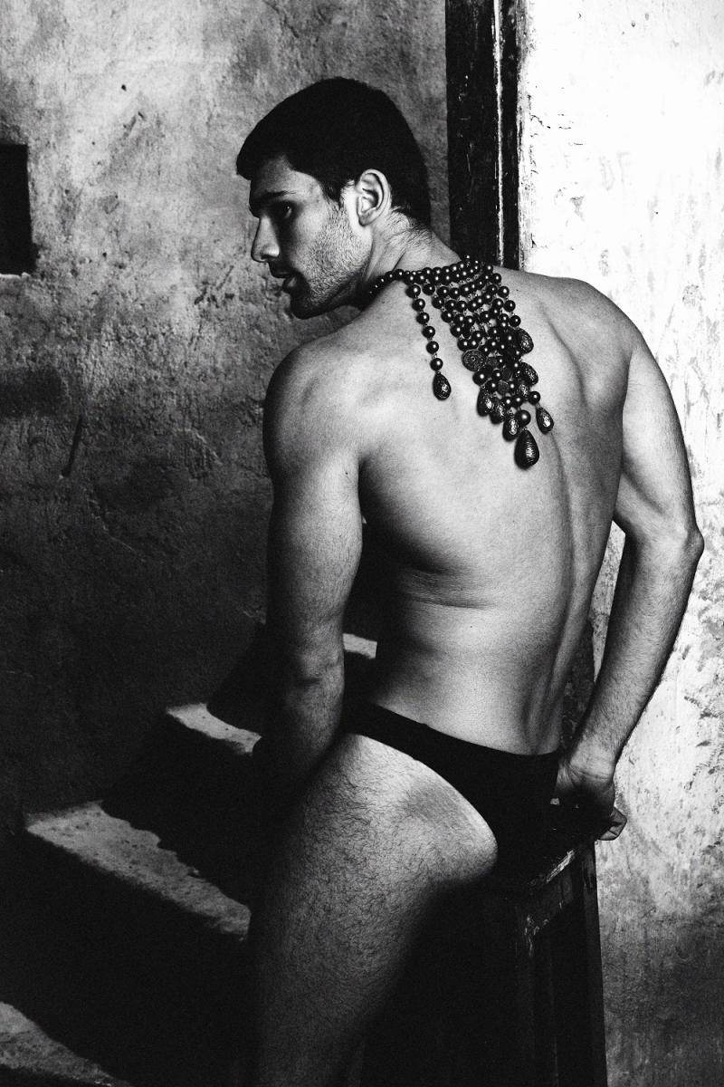 Maklon Barcaro @ Lui Magazine  August-September 2011