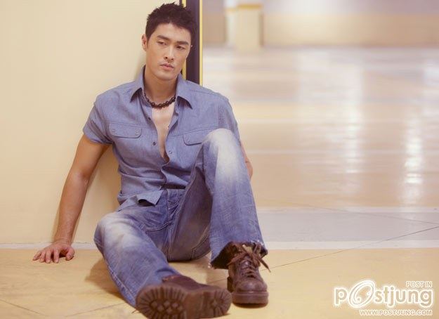 Johnny-Triแฟชั่นเท่กับสายตาพิฆาต5