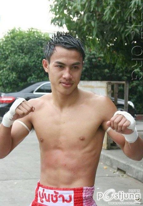 นักมวยไทยหล่อที่ซู๊ดดด