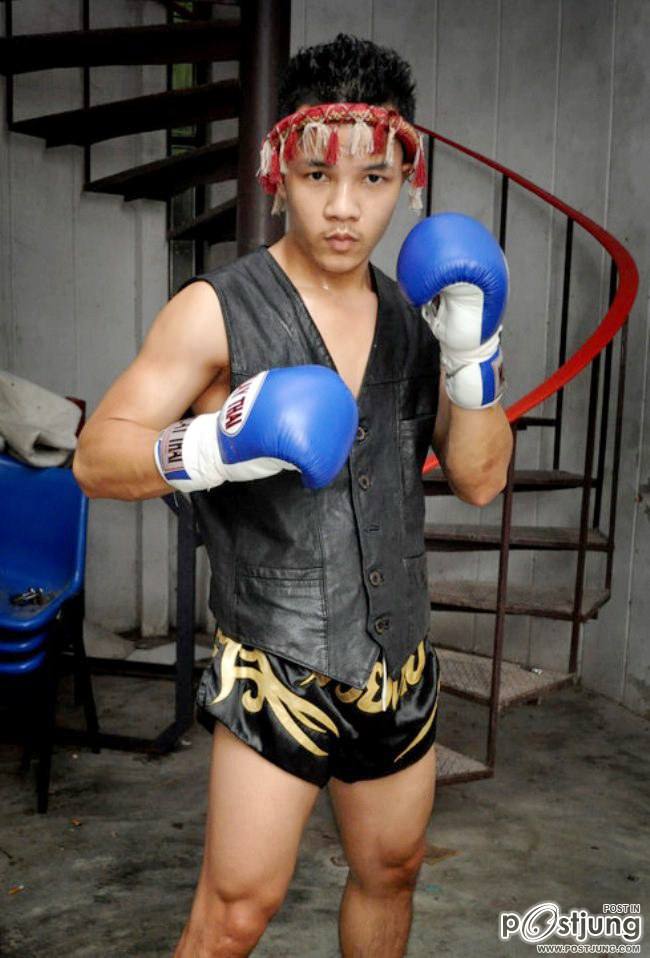 นักมวยไทยหล่อที่ซู๊ดดด