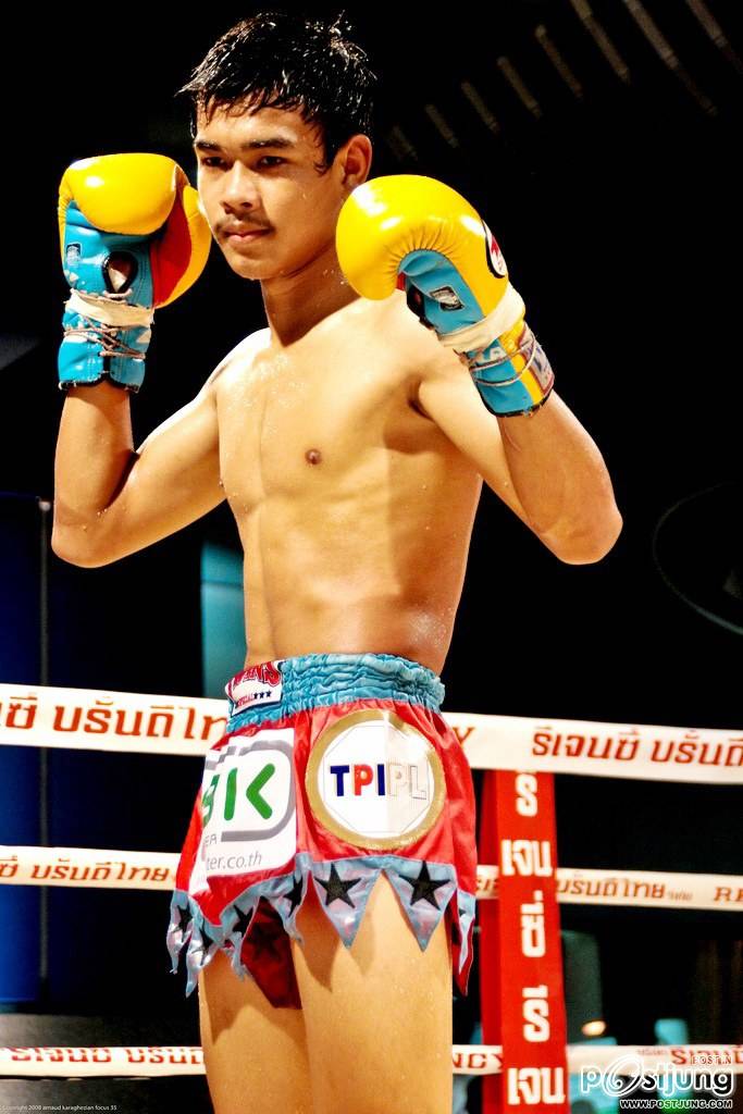 นักมวยไทยหล่อที่ซู๊ดดด