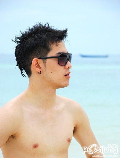 ตี๋หล่อขาวๆโอ๊วววว!!!!!!1