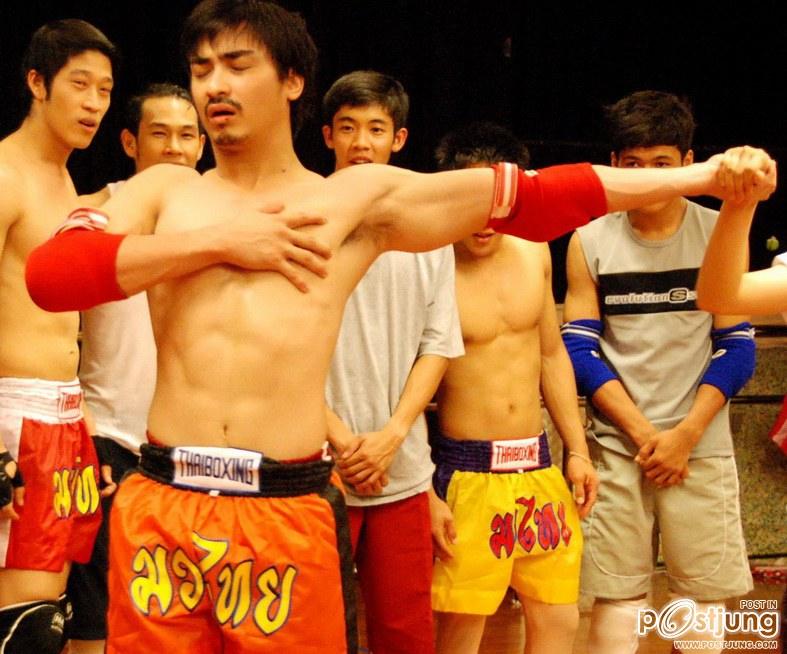 ใครแอบปลื้มหนุ่มหุ่นนักกีฬามาเลย