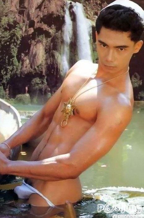 ชายไทยคมเข้ม