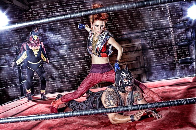 โพสท่าเริ่ดๆ กับนักมวยปล้ำของเม็กซิกัน จาก ลูช่าวาวูม