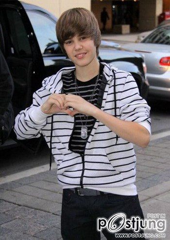 จัสติน ดรูว์ บีเบอร์ (Justin Drew Bieber)