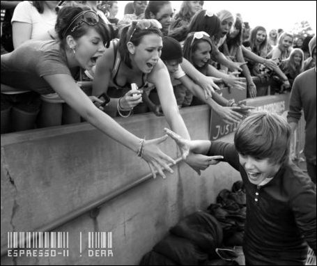 จัสติน ดรูว์ บีเบอร์ (Justin Drew Bieber)