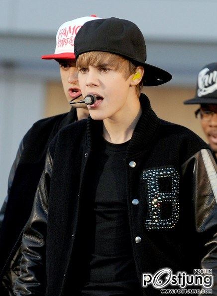 จัสติน ดรูว์ บีเบอร์ (Justin Drew Bieber)