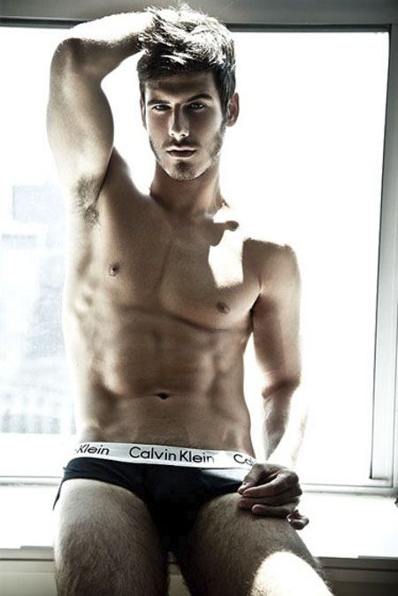 Photoshoot men album 273 Lucas Bernardini