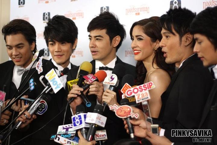 &ldquo;พิงค์กี้&ndash;สาวิกา&rdquo; งานบวงสรวงละคร ทองประกายแสด