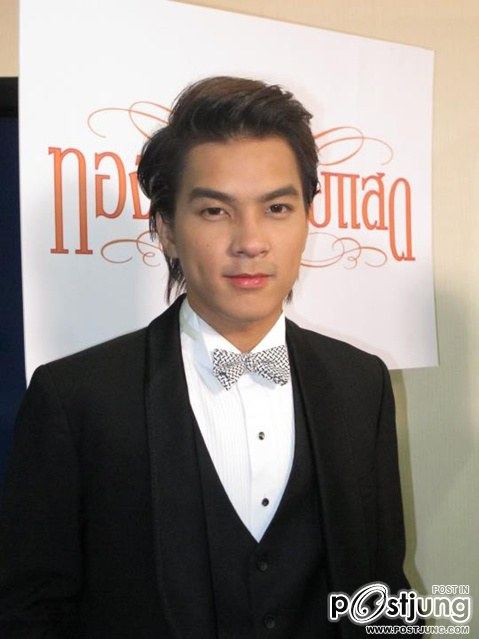 &ldquo;พิงค์กี้&ndash;สาวิกา&rdquo; งานบวงสรวงละคร ทองประกายแสด