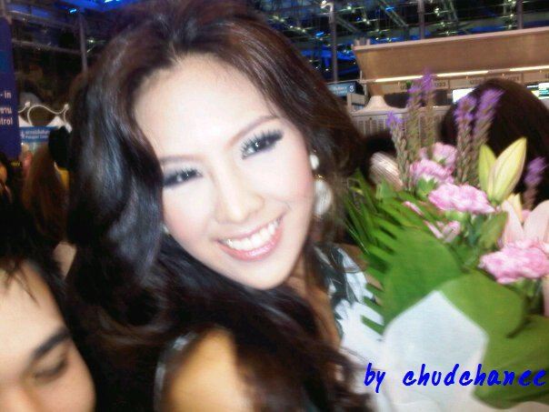 ฟ้า ชัญษร ภาพจากสนามบินคืนนี้ พร้อมบินไปประกวดสู้บราซิล