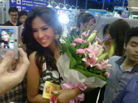 ฟ้า ชัญษร ภาพจากสนามบินคืนนี้ พร้อมบินไปประกวดสู้บราซิล