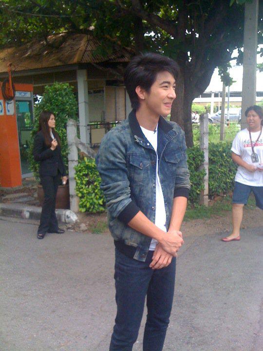 โตโน่ ถ่ายรายการที่นี่หมอชิต @ ม.ราชภัฏสวนดุสิต