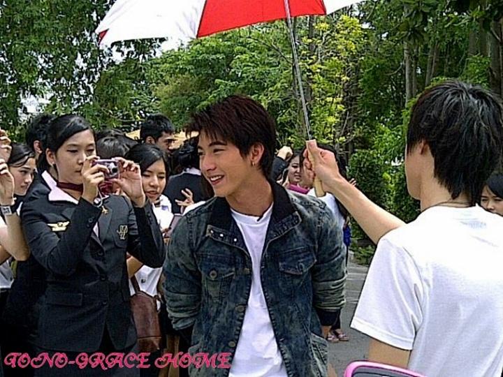 โตโน่ ถ่ายรายการที่นี่หมอชิต @ ม.ราชภัฏสวนดุสิต