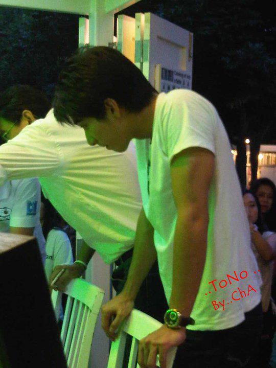 โตโน่ ถ่ายรายการที่นี่หมอชิต @ ม.ราชภัฏสวนดุสิต