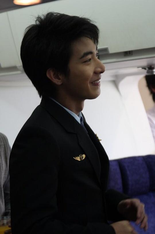 โตโน่ ถ่ายรายการที่นี่หมอชิต @ ม.ราชภัฏสวนดุสิต