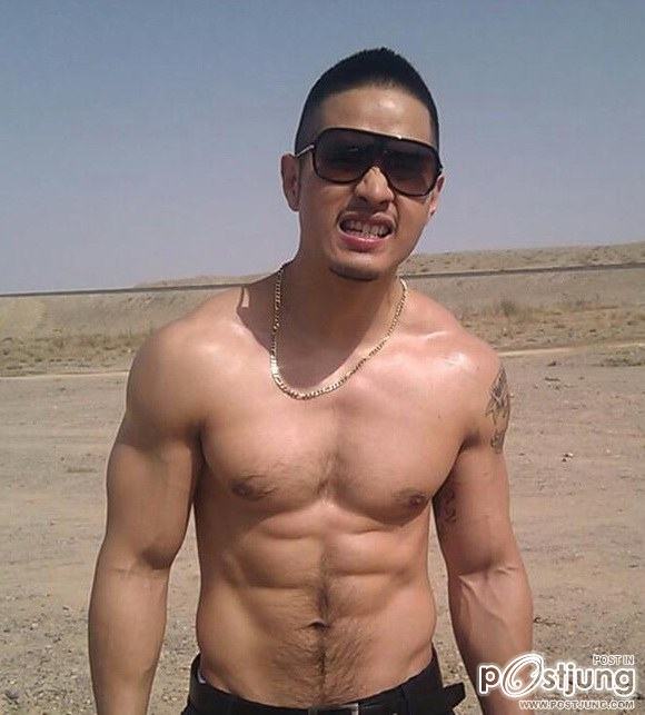 ตี๋หล่อเข้ม - หล่อขาวใสเลือกแบบใหนกัน