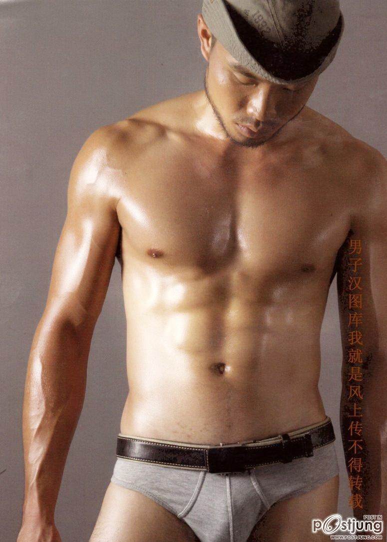 ตี๋หล่อเข้ม - หล่อขาวใสเลือกแบบใหนกัน