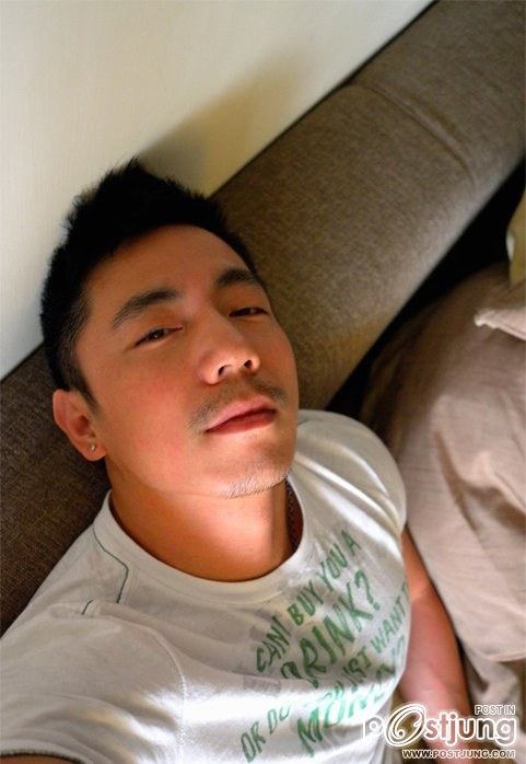 ตี๋หล่อเข้ม - หล่อขาวใสเลือกแบบใหนกัน