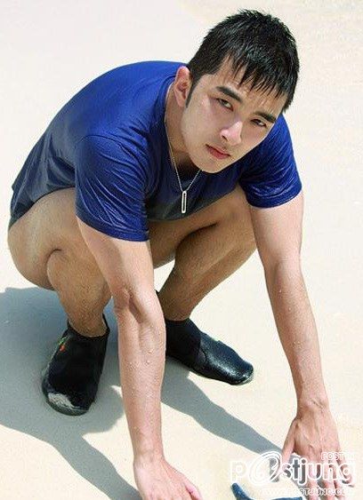 ตี๋หล่อเข้ม - หล่อขาวใสเลือกแบบใหนกัน