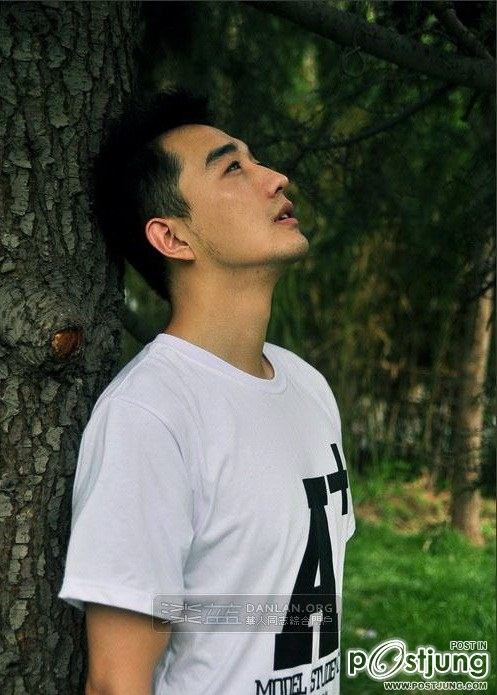 ตี๋หล่อเข้ม - หล่อขาวใสเลือกแบบใหนกัน