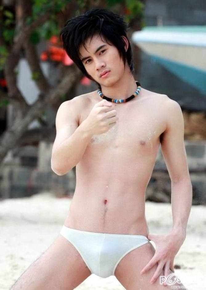 ตี๋หล่อเข้ม - หล่อขาวใสเลือกแบบใหนกัน