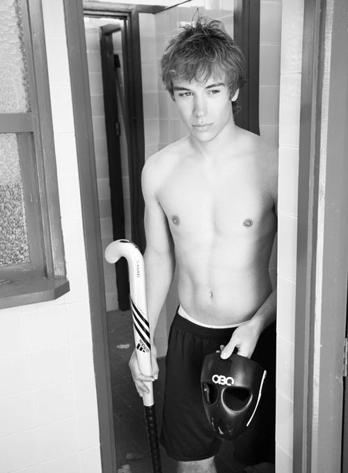 วัยรุ่นฝรั่งกล้ามแน่นๆ