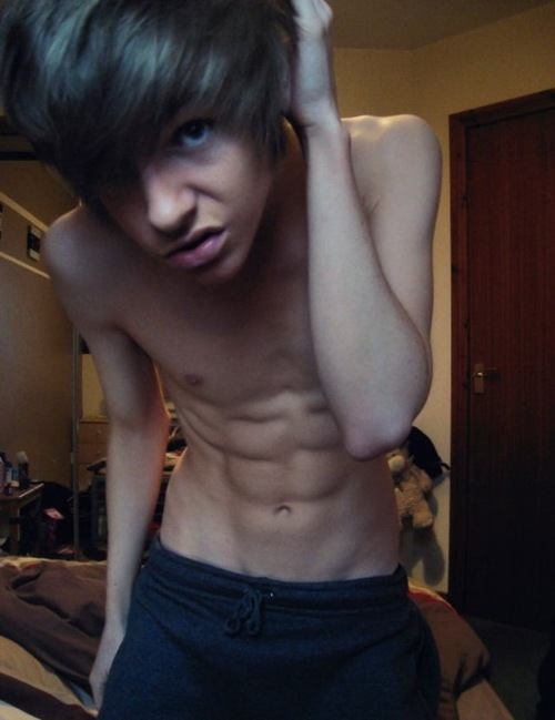 วัยรุ่นฝรั่งกล้ามแน่นๆ