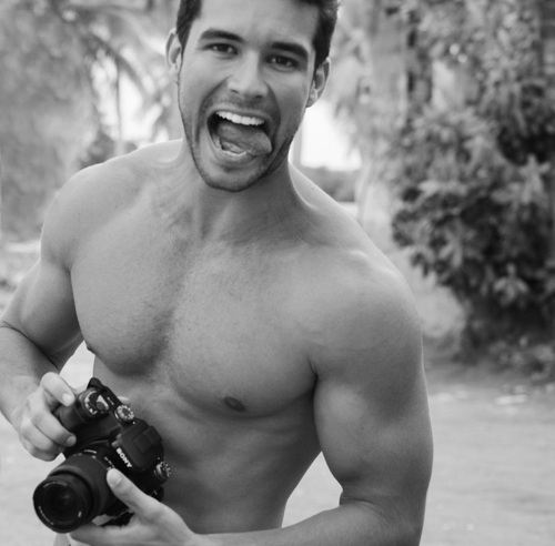 วัยรุ่นฝรั่งกล้ามแน่นๆ