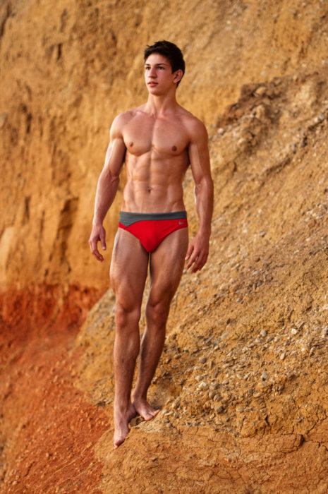 วัยรุ่นฝรั่งกล้ามแน่นๆ