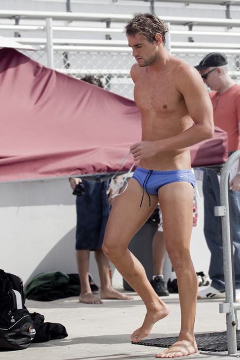 วัยรุ่นฝรั่งกล้ามแน่นๆ