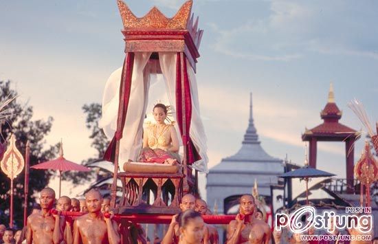 น้องฟ้า กะชุดประจำชาติไทยที่แอบคล้ายชุดล้านนาสมัยก่อนตรงนม อิอิ