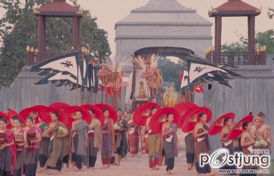 น้องฟ้า กะชุดประจำชาติไทยที่แอบคล้ายชุดล้านนาสมัยก่อนตรงนม อิอิ