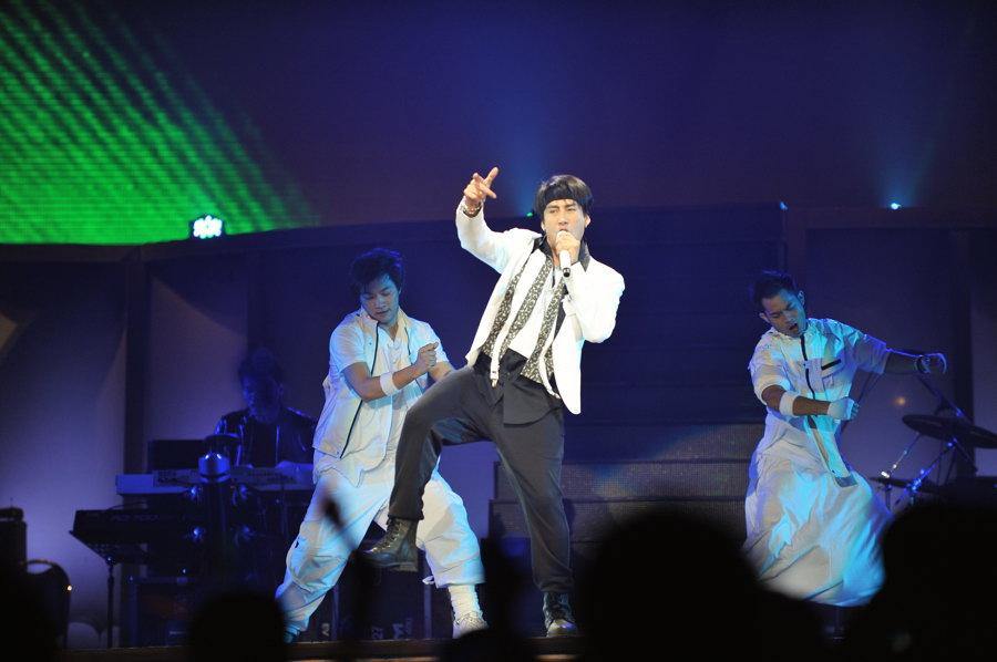 คอนเสิร์ต เบิร์ด อาสาสนุก Encore Plus