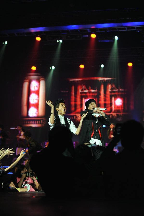 คอนเสิร์ต เบิร์ด อาสาสนุก Encore Plus