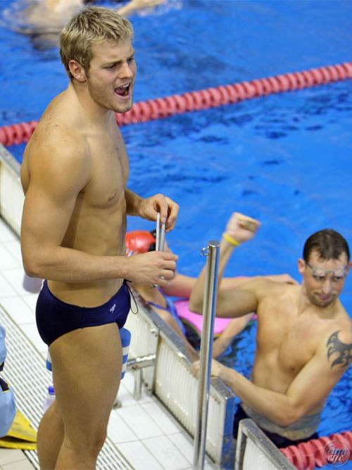 หุ่นนักกีฬา