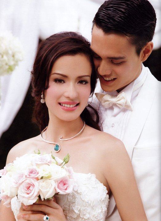 ซูซี่ สุษิรา @ WE vol. 8 no. 88 August 2011