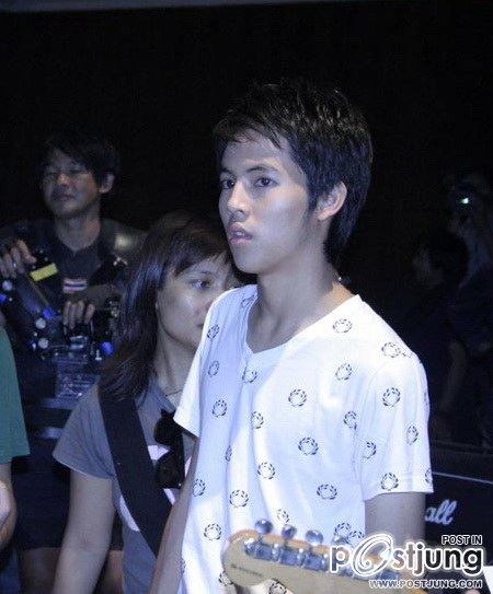 พีช วงออกัส