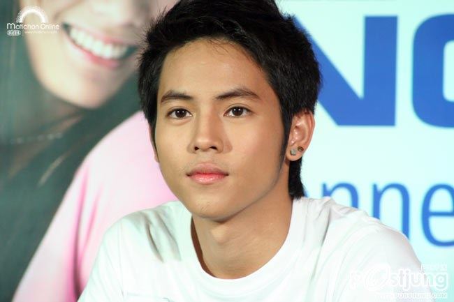 พีช วงออกัส