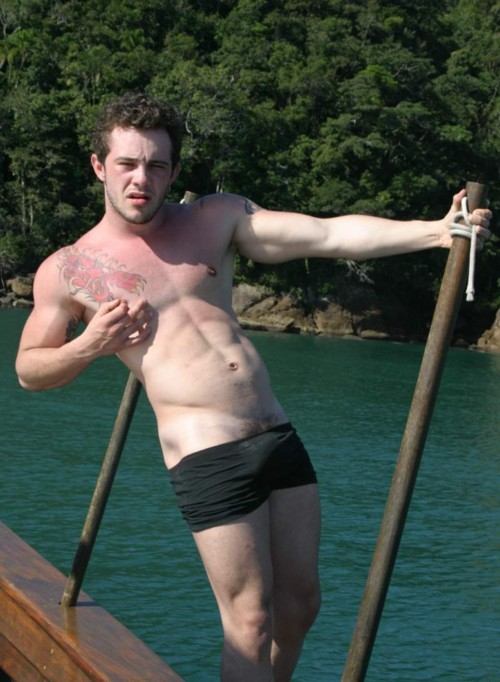 หนุ่มฝรั่งเขาหุ่นดีกันน่าอิจฉาเนอะ